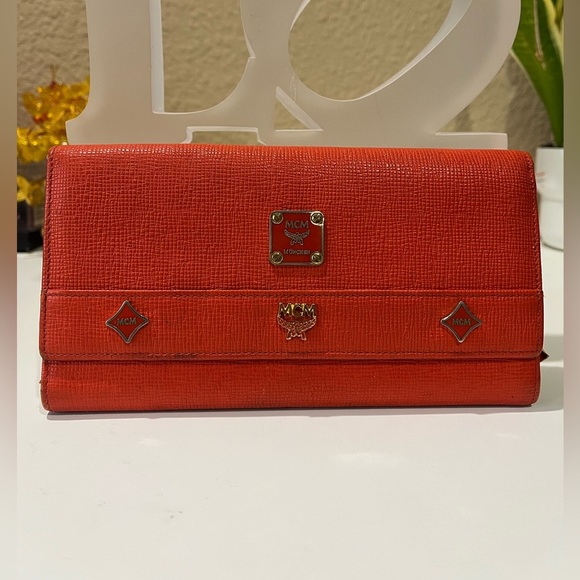 MCM LONG TRIFOLD WALLET - Picture 1 of 16